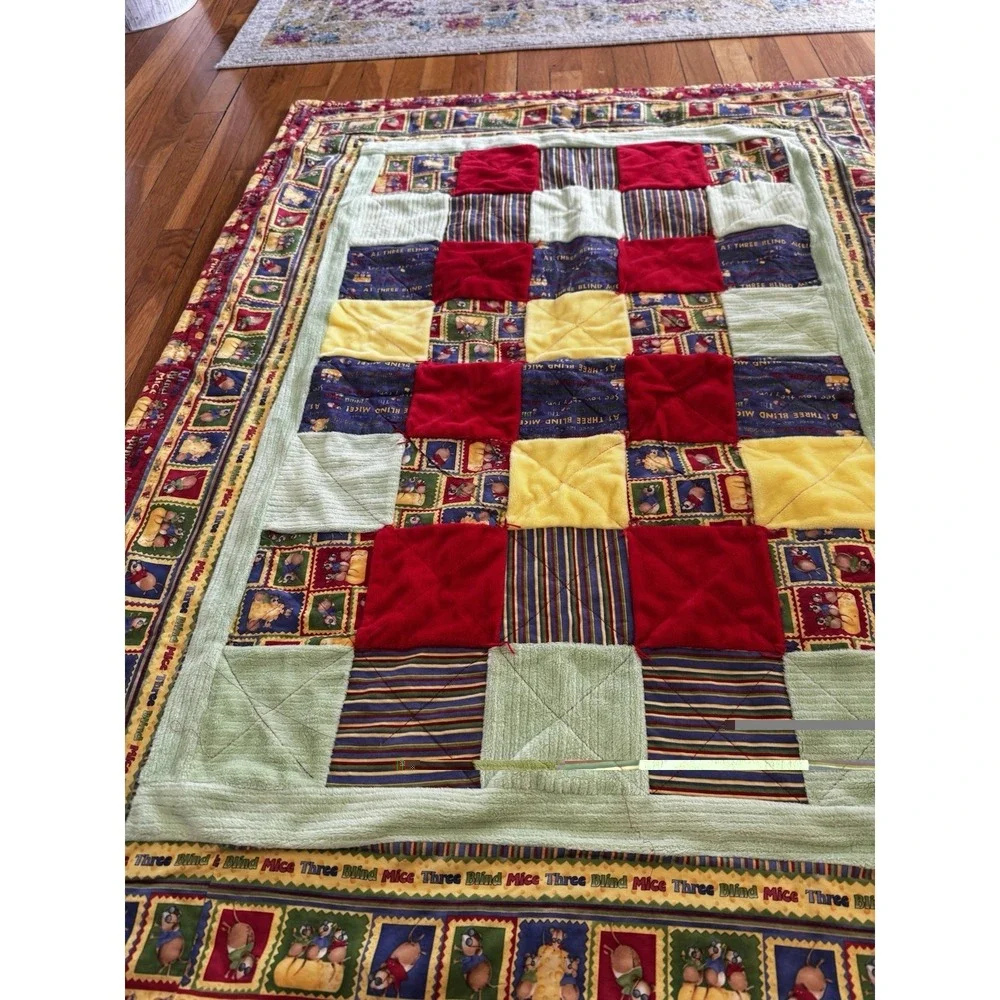 Vintage‎ Handmade Three Blind Mice Patchwork Baby Quilt Blanket Nursery Rhyme